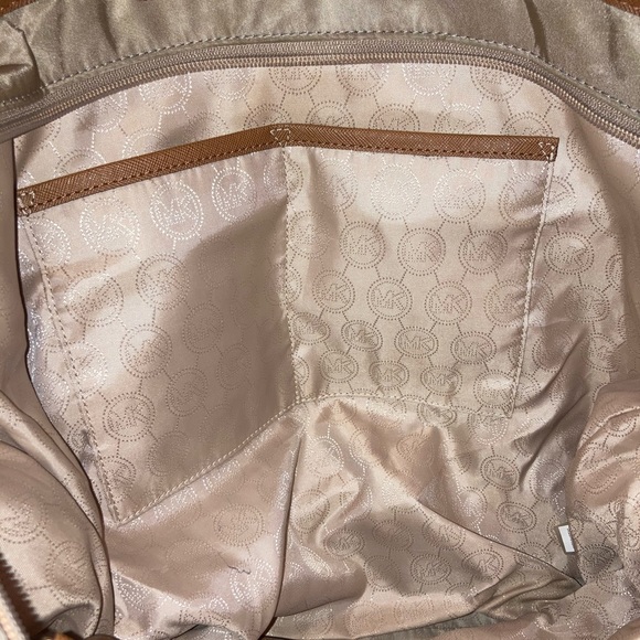 *SOLD* Michael Kors Tote Bag - Picture 10 of 10